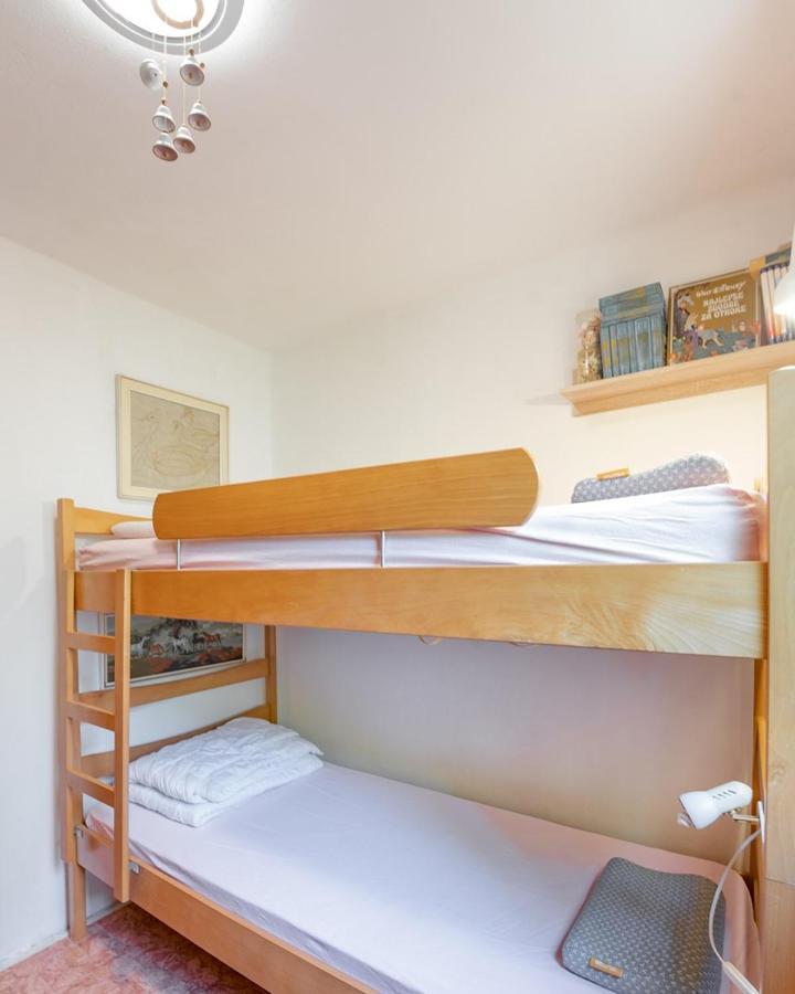 Apartment Ruj ザンブラティヤ エクステリア 写真