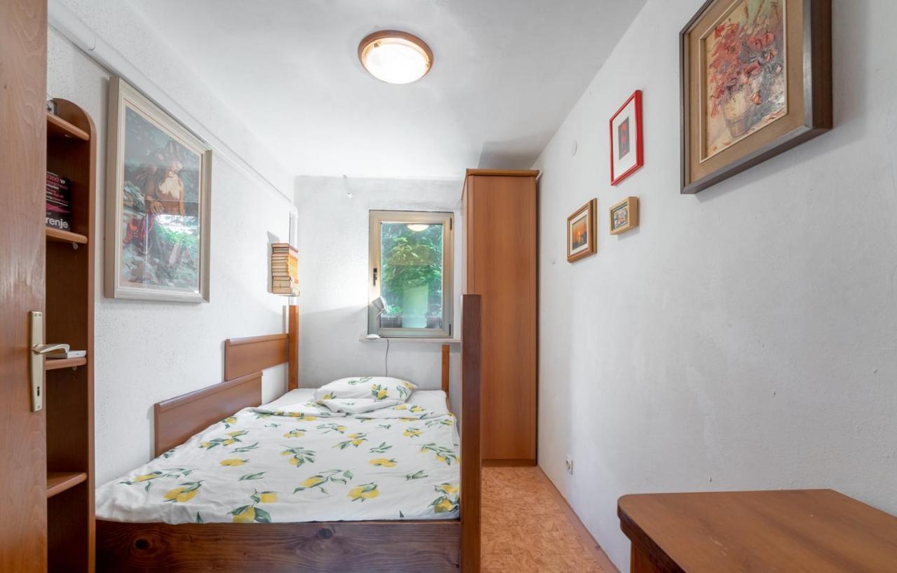 Apartment Ruj ザンブラティヤ エクステリア 写真